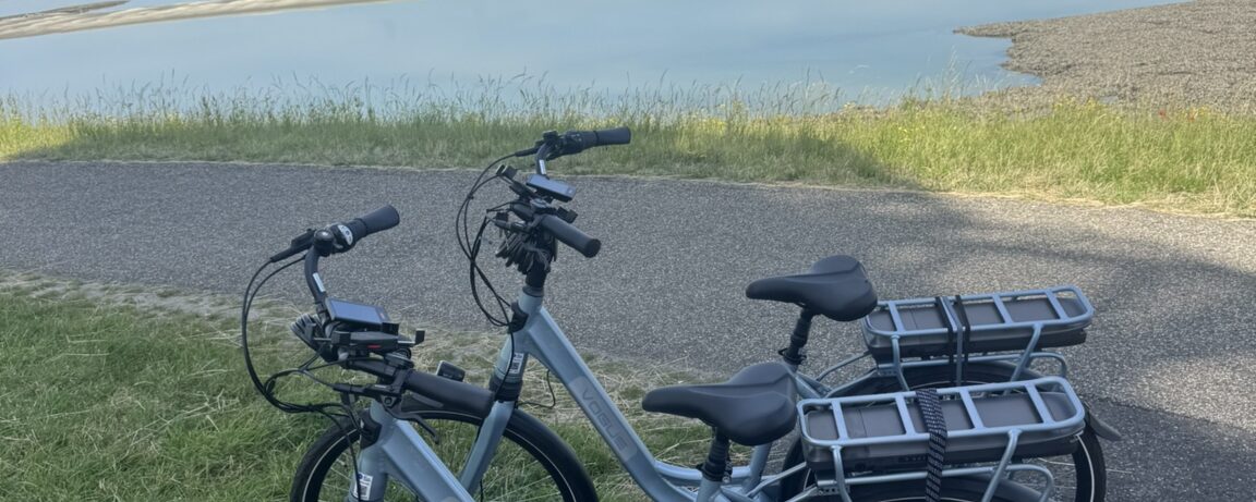 Benieuwd hoe onze eerste fietsrit eruitzag?