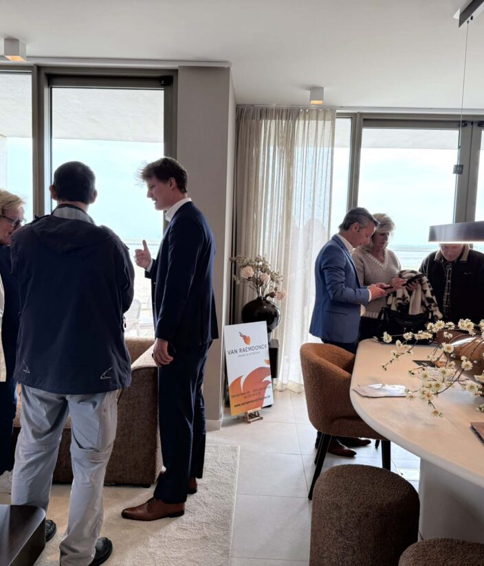 Succesvolle opening van het kijkappartement in Waterzande